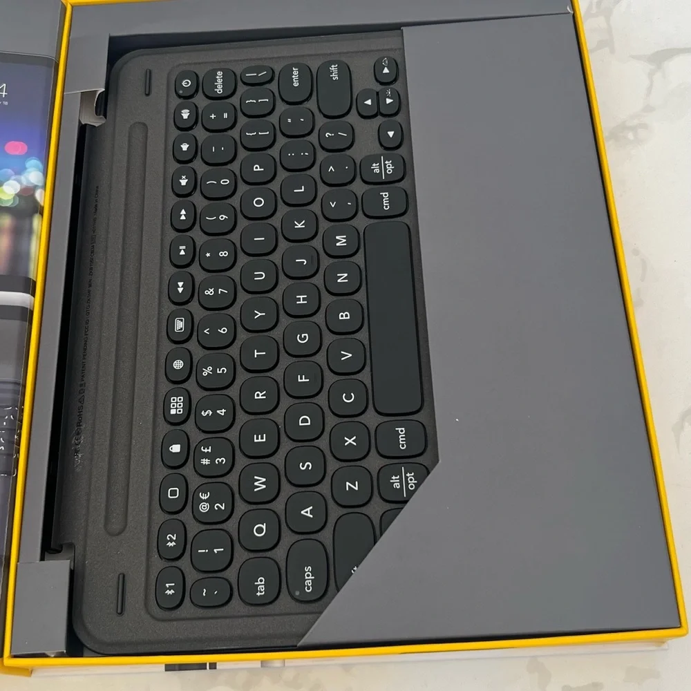 ZAGG Slim Book Go Wireless Keyboard Folio Case for Apple iPad Pro 11-inch Black